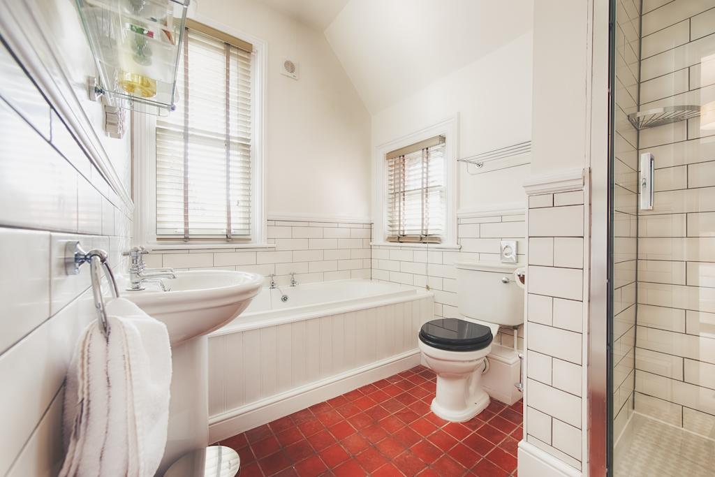 Executive King with Bath and Shower
